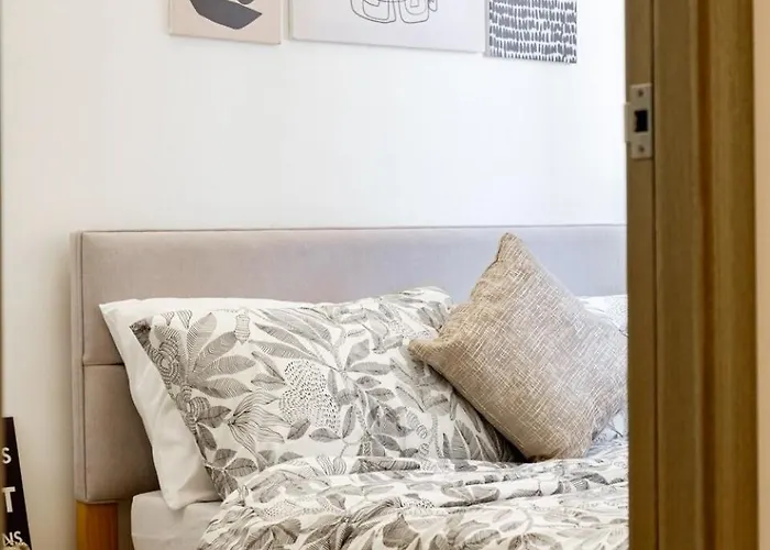 Warm Scandi 1br - View - Fame Res Mandaluyong *